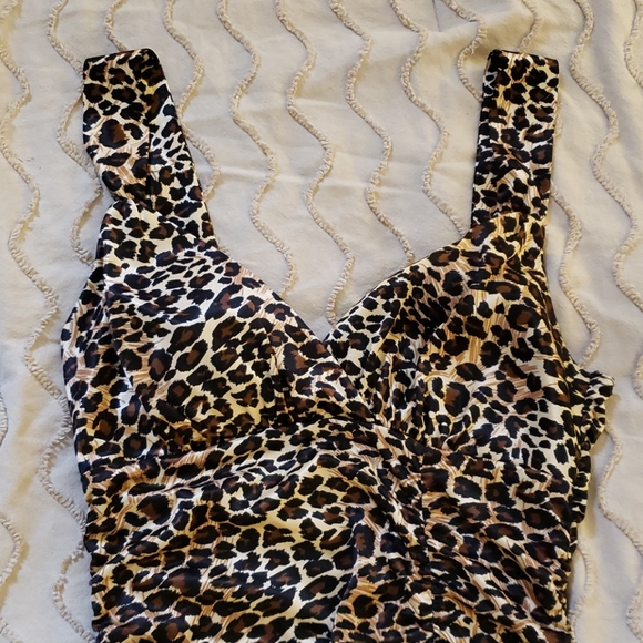 Leopard print stretchy pinup retro dresss - Picture 2 of 4